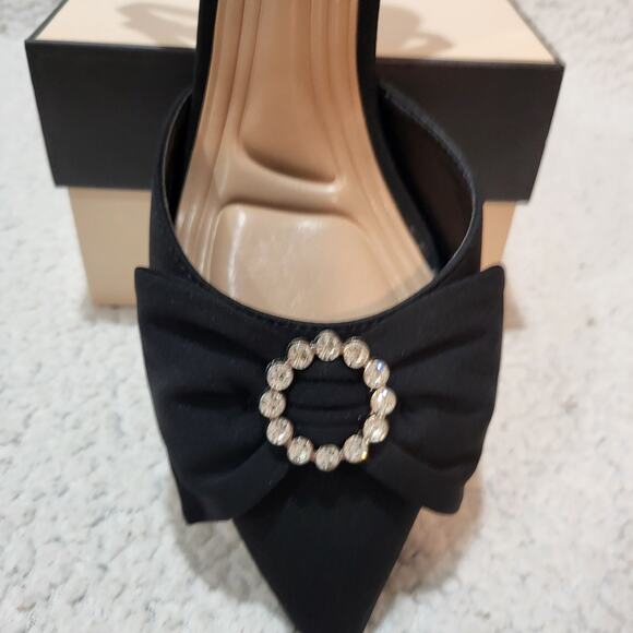 NEW BCBGeneration Women's IPANY-4 Pump Kitten heels SIZE 9.5 Black - Picture 2 of 8